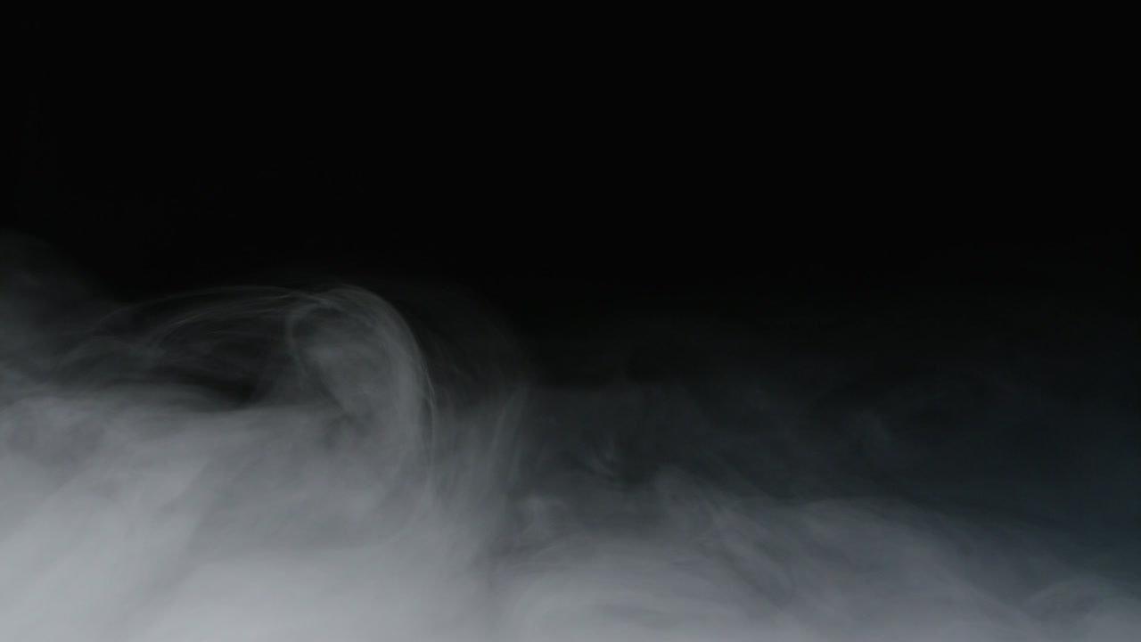 Realistico ghiaccio secco, nuvole di fumo e nebbia