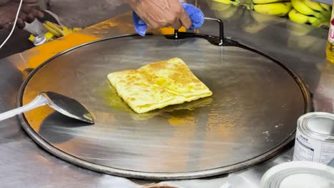 making thai roti