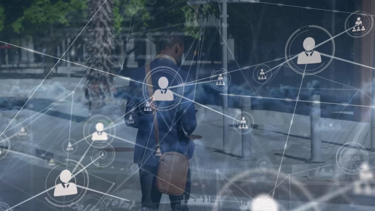 animación de la red de iconos de perfil sobre las nubes contra el hombre de negocios afroamericano caminando