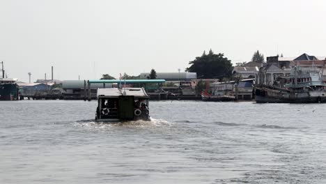 River-Ferry-with-birds