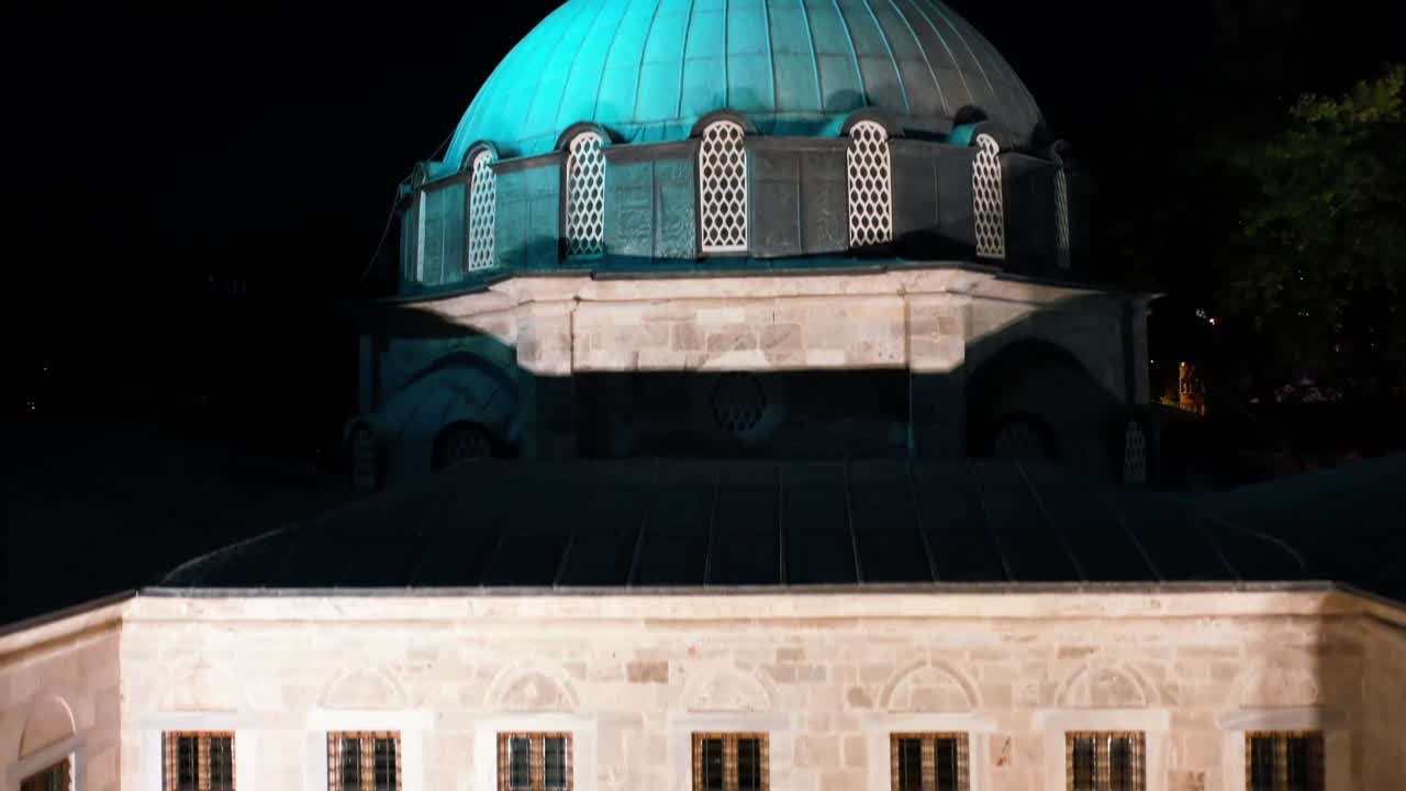 vista aérea de la mezquita de beylerbeyi en estambul