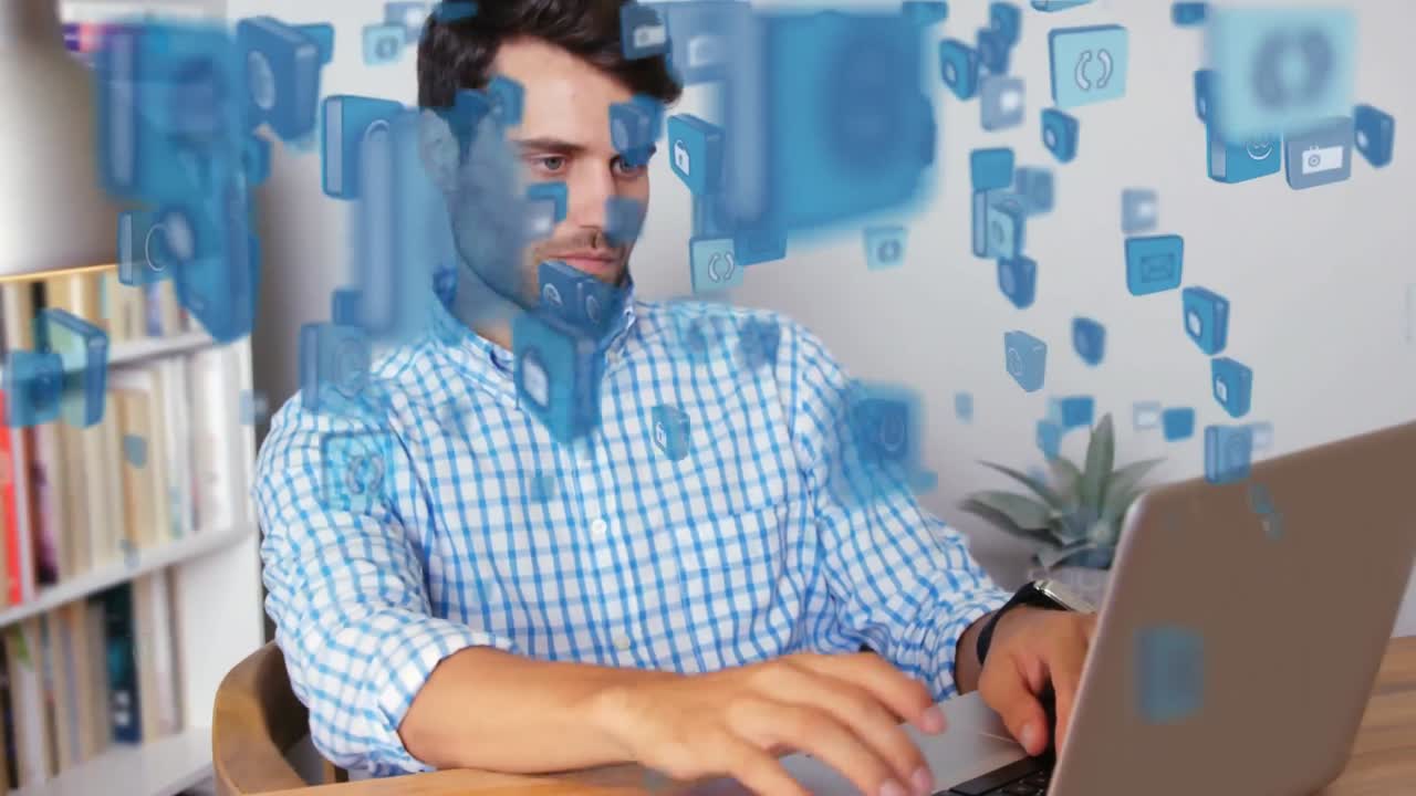 múltiples iconos digitales flotando contra el hombre usando una computadora portátil