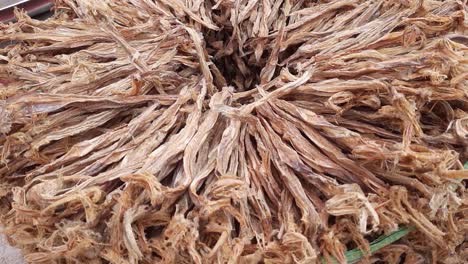 Dried-Bombay-Duck-Or-Bombil-Fresh-Fish-On-Bamboo-Baskets-To-Sale-In-Weekly-Market