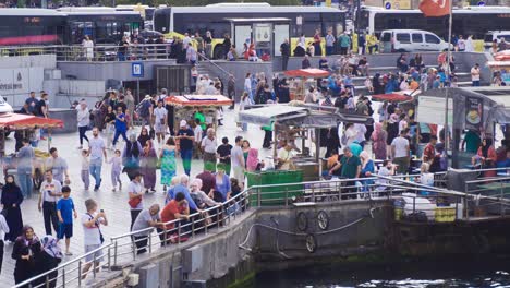 Istanbul-Eminönü-Platz.