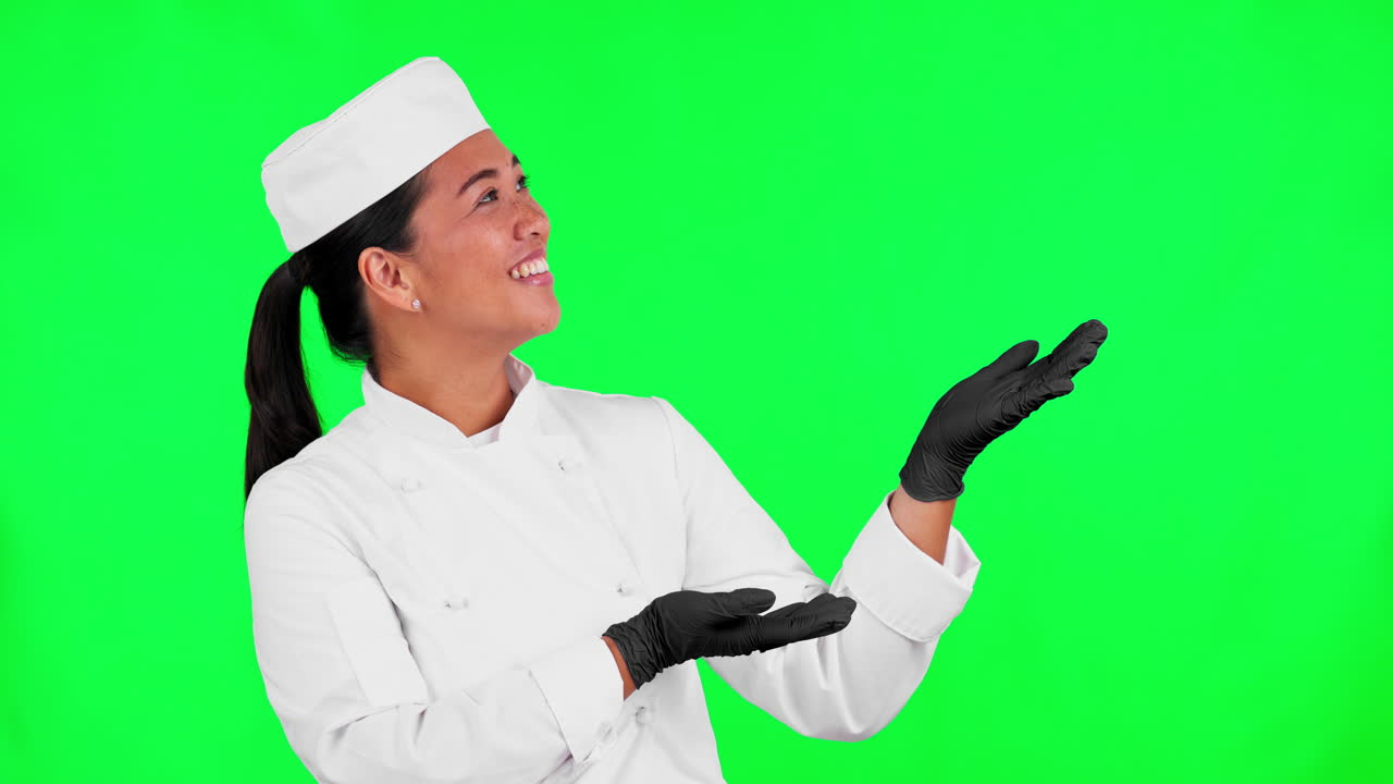 Schermo verde, donna felice e mano di chef che indica