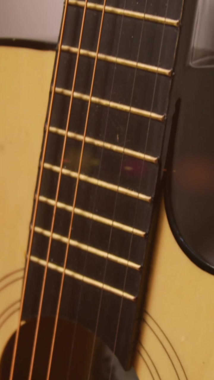 Animazione di luce lampeggiante su chitarra
