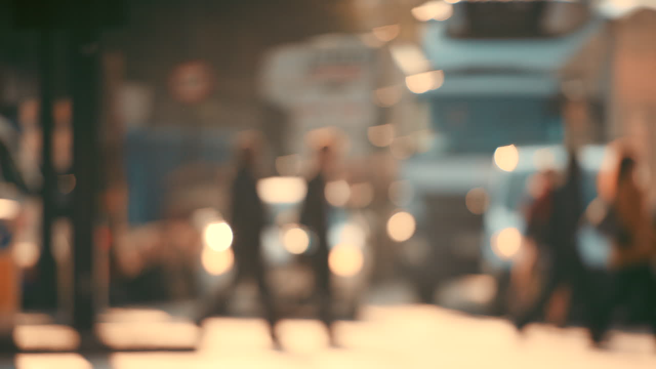 불분명 한 군중,  ⁇ 고 있는 사람 들 과 도시 의 교통