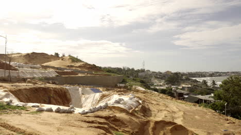 Excavación,-Sitio-De-Construcción-Cerca-De-La-Vista-Al-Mar