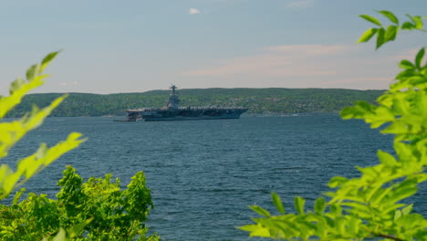 Looking-On-USS-Gerald-R