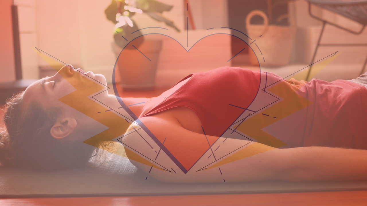 анимация медиа-икон над кавказской женщиной, занимающейся спортом