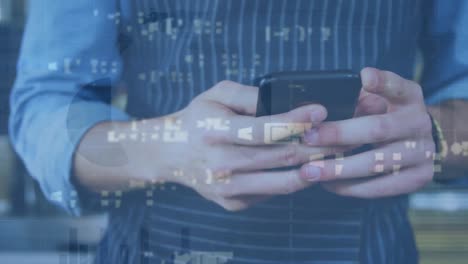 animación de múltiples símbolos, gráfico de barras, sección media de un hombre caucásico con un delantal usando un teléfono inteligente