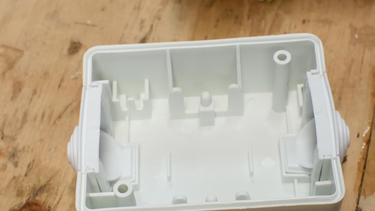 cubierta de toma de corriente de apertura de electricista