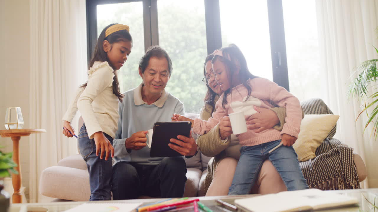 할아버지와 할머니의 유대감과 온라인 탐색