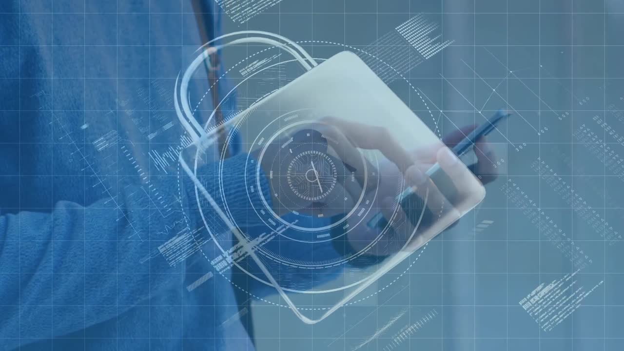 animación del procesamiento de datos del icono del candado sobre el hombre caucásico usando un teléfono inteligente