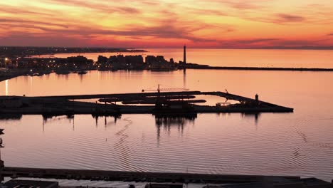 Sunrise-over-Bari-Harbor-in-Puglia,-Italy