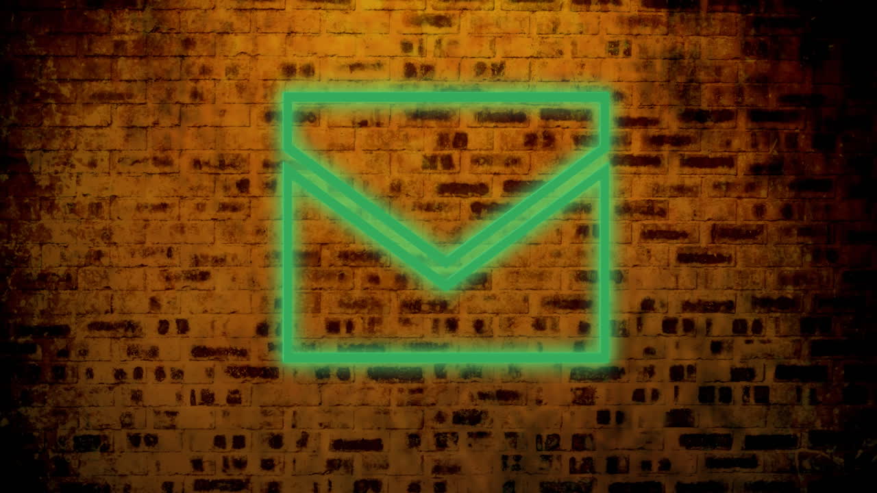 animación del icono de sobre de neón brillante en la pared de ladrillo