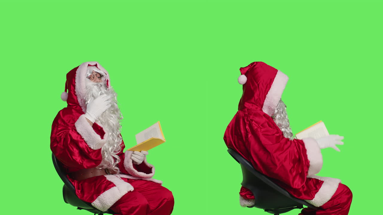 책을 읽는 산타클로스