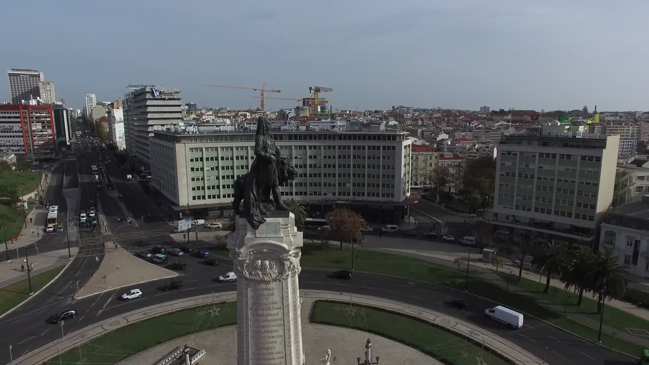 plaza de marques pombal, en la ciudad portuguesa de lisboa.