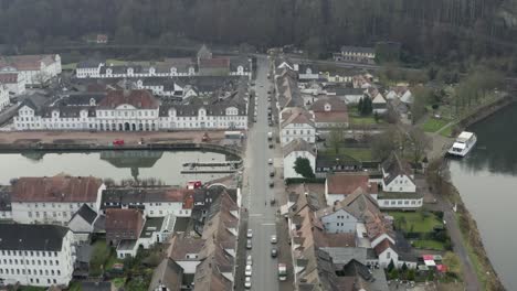 The-baroque-spa-town-Bad-Karlshafen-located-on-the-Weser-near-Holzminden-and-Höxter-in-north-Hesse,-Germany