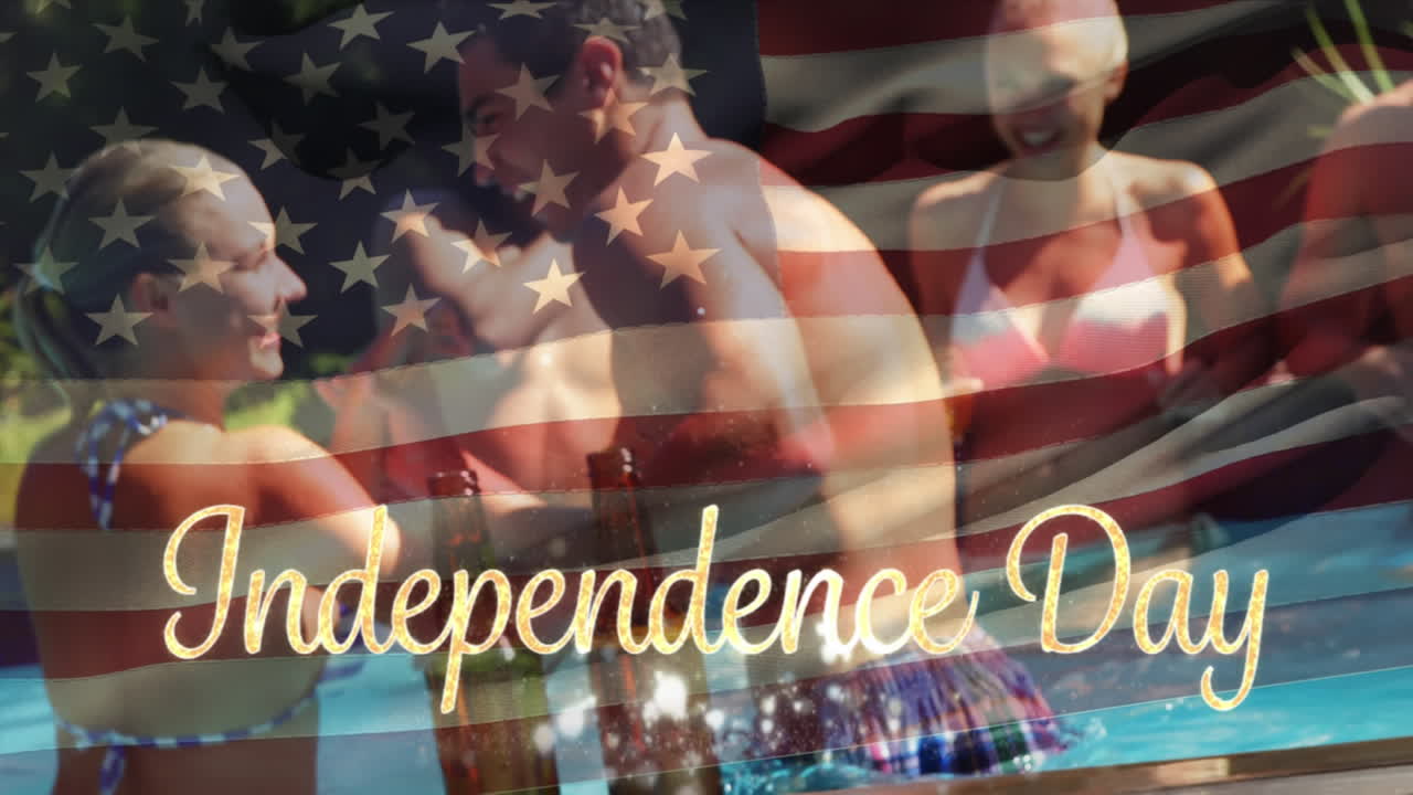 수영장에서 친구들과 미국  ⁇ 발과 7월 4일의 독립기념일 문자.