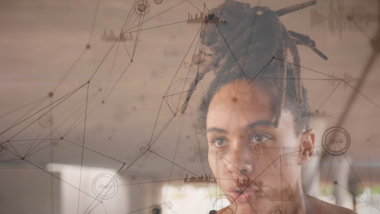 red de conexiones y procesamiento de datos contra la mujer afroamericana en forma que trabaja