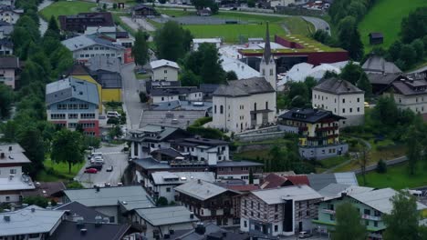 Zona-Residencial-De-La-Maravillosa-Ubicación-De-Kaprun,-Salzburgo,-Austria