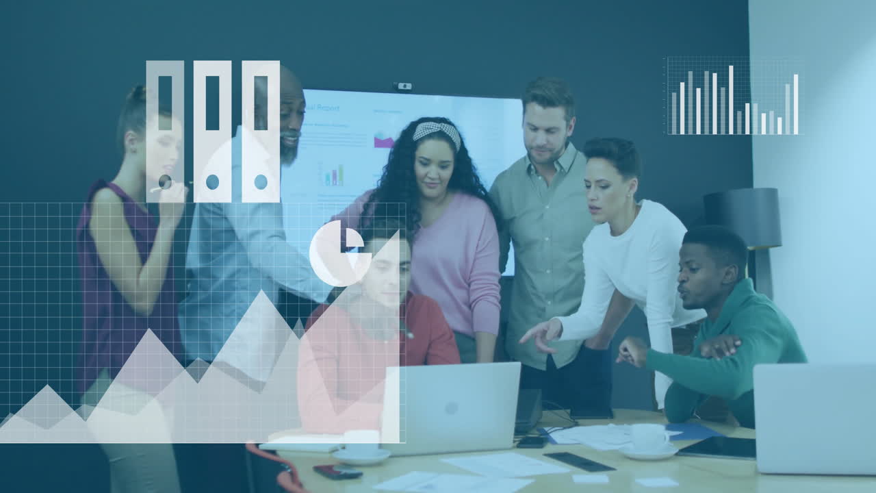 animación de gráficos de datos de negocios en diversos equipos que colaboran en la oficina
