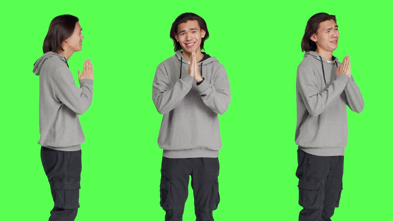 기도 할 때 손 을 들고 있는 사람