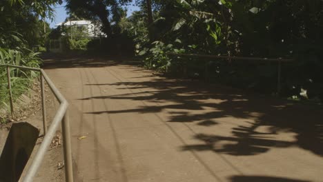 Quad-Pasando-Por-La-Isla-Pitcairn