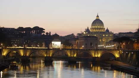 Brücke-Und-Petersdom-In-Der-Abenddämmerung-Beleuchtet