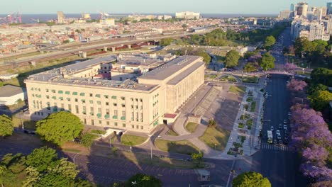 Außenansicht-Des-Gebäudes-Der-Universität-Von-Buenos-Aires-In-Argentinien