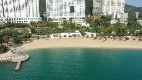 Leerer-öffentlicher-Strand-In-Hongkong-Aufgrund-Von-Covid19-sperrrichtlinien,-Luftbild