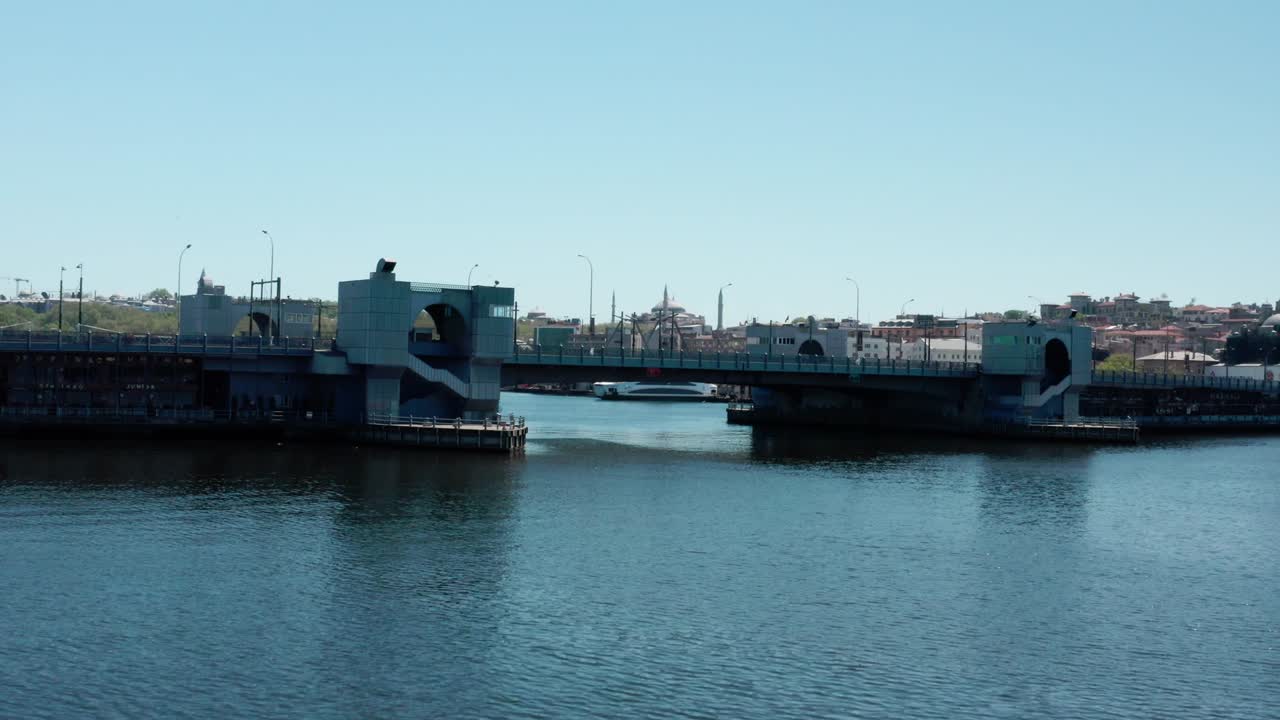 골든 호른 브리지 격리 공중 사진