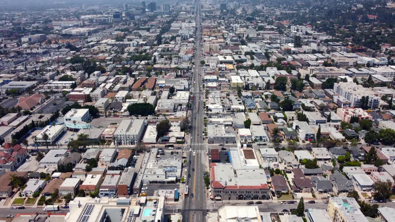 Hyperlapse di Hollywood Boulevard a Los Angeles, ripreso con drone
