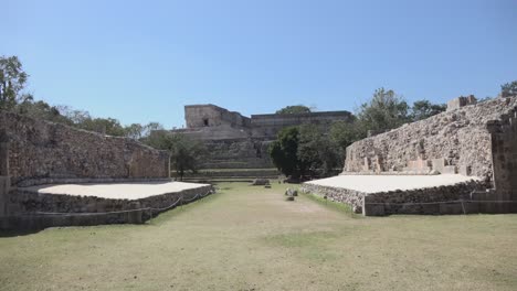 campo de pelota pok-ta-pok en uxmal merida yucatan méxico