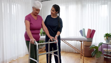 Physiotherapie,-ältere-Frau