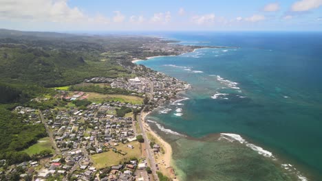 descendiendo de un vuelo sobre el lado este de oahu