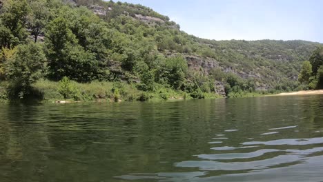 Kajakfahren-Auf-Dem-Buffalo-River-Im-Sommer-2023