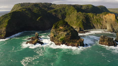 Acantilado-Fronterizo-Del-Sur-De-Chile,-Patagonia-Norte