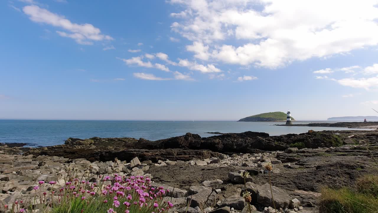 바위 바위 등대 해변 해안선 시간 경과 편안한 푸른 하늘 섬 풍경