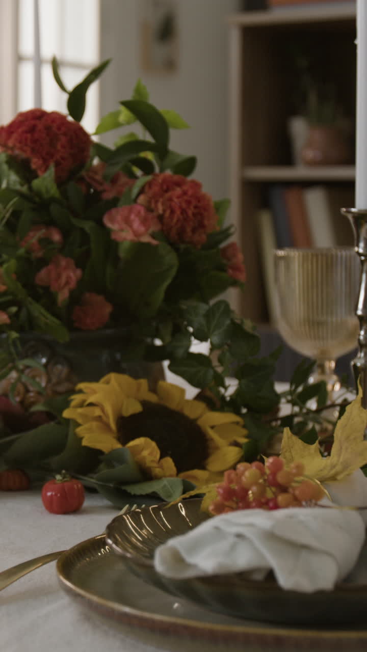 Elegant Thanksgiving Table Setting with Floral Centerpiece