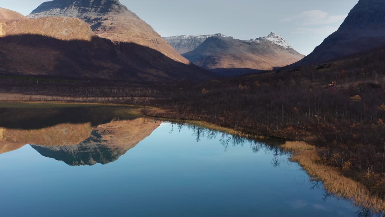vista aérea del lago poco profundo