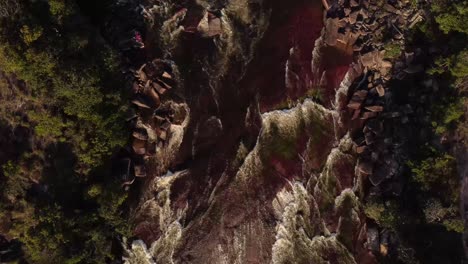 luchtfoto van de yuruani-rivier, gelegen in de gran sabana in venezuela