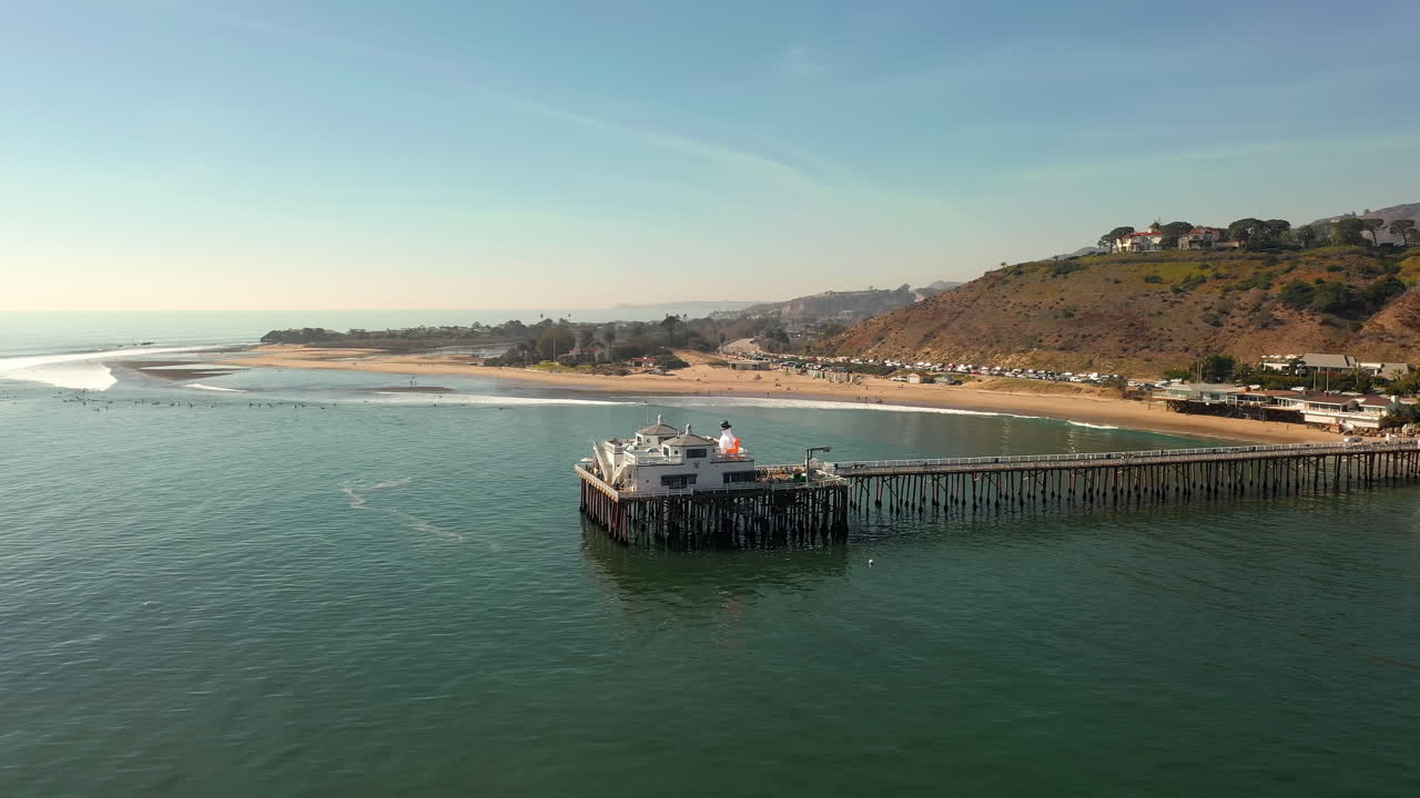 역사적인 말리부 부두, 태평양 연안 고속도로, 캘리포니아 남부 로스앤젤레스 근처의 산타모니카 산맥의 항공