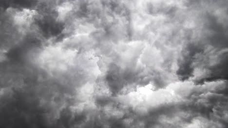 nube de tormenta épica oscura 4k