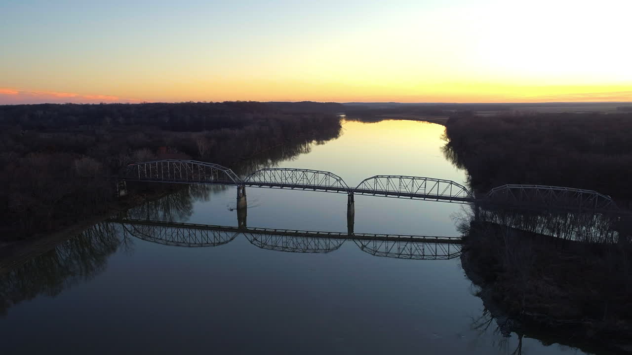vista aérea del nuevo puente de armonía que conecta el condado de white, illinois y la ciudad de nueva armonía, indiana