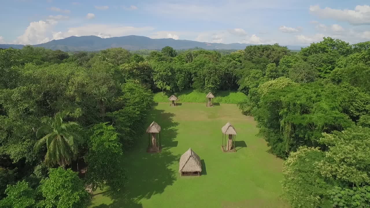 una toma aerea de las ruinas mayas de quirigua 4