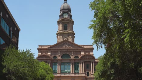 Wide-angle-shot-of-the-Tarrant-County-Courthouse-in-Fort-Worth,-Texas