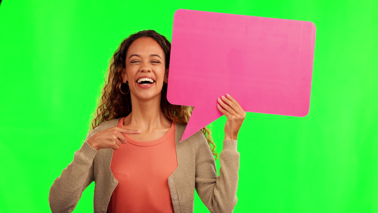 mujer, sorpresa y señalando a la burbuja de habla