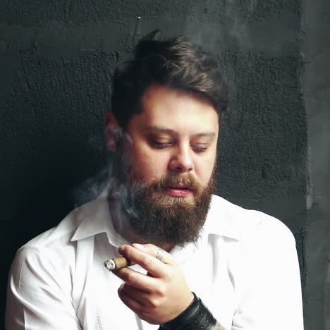 hombre, el humo es dañino para la salud.